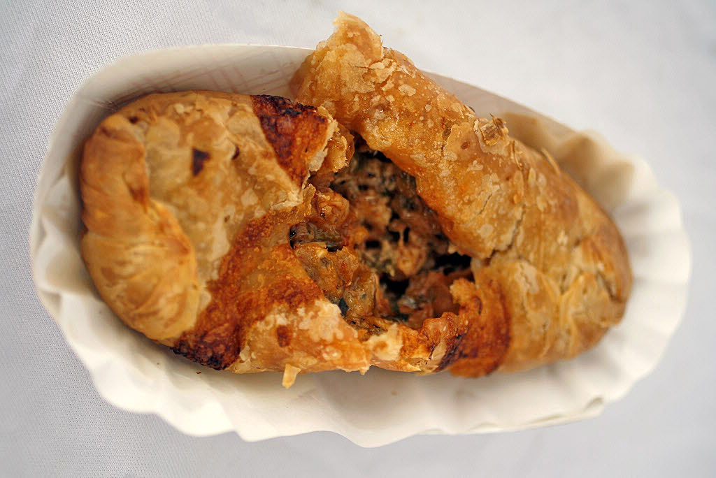How to make DIY crawfish bread at home